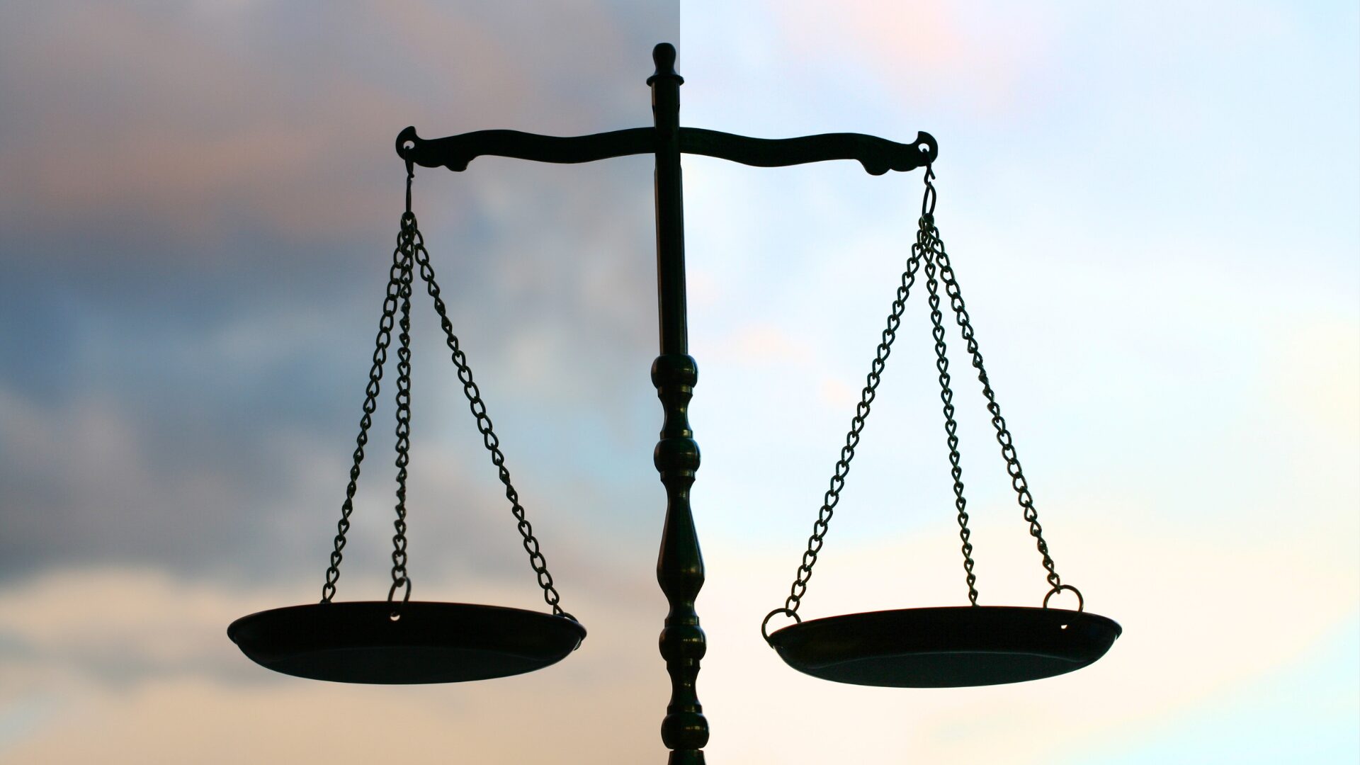 明暗が分かれるイメージ